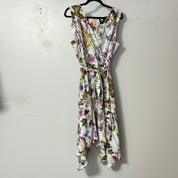 DN Designs Faux Wrap Floral with Asymmetric Hem Dress sz 14W - Picture 2 of 6